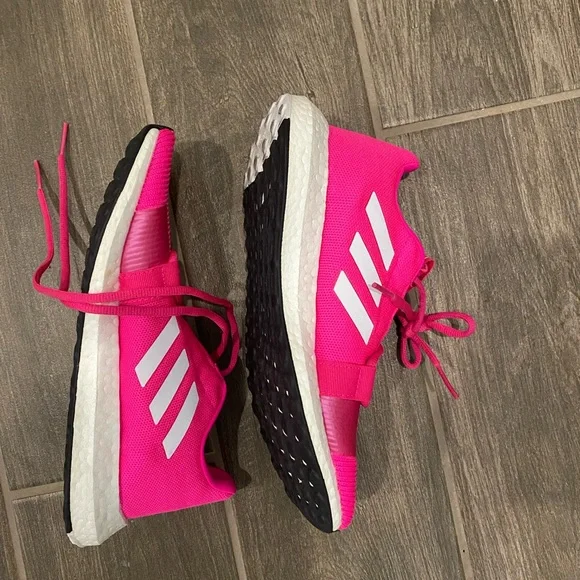 Shoes - Picture 2 of 2